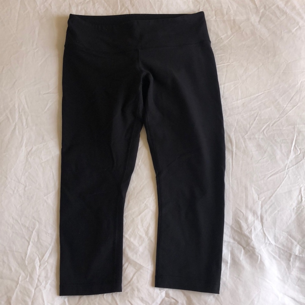 Lululemon Black Wonder Under Crop Leggings